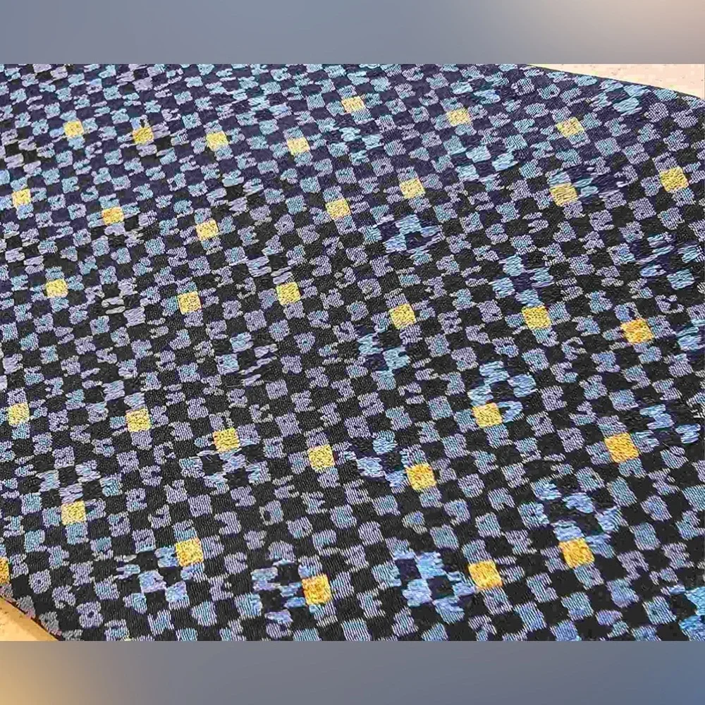 Brioni silk tie